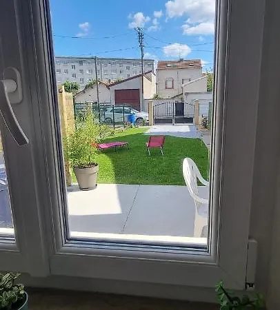 Maison De Ville Avec Jardin, Proche Centre-Ville